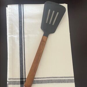 The Pampered Chef Silicone Spatula with Wooden Handle